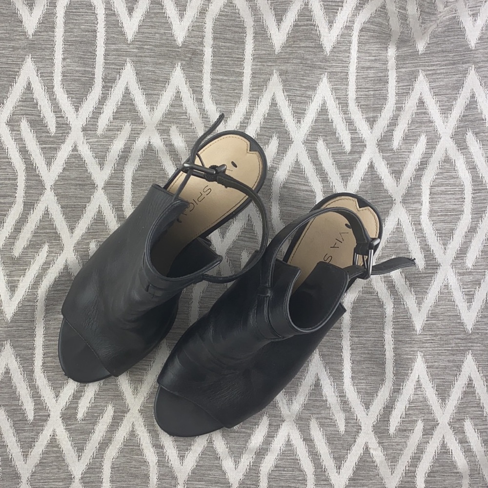 Via Spiga Leather Peep-Toe Chunky Heel Sandal Black Size: 10 - Picture 3 of 4
